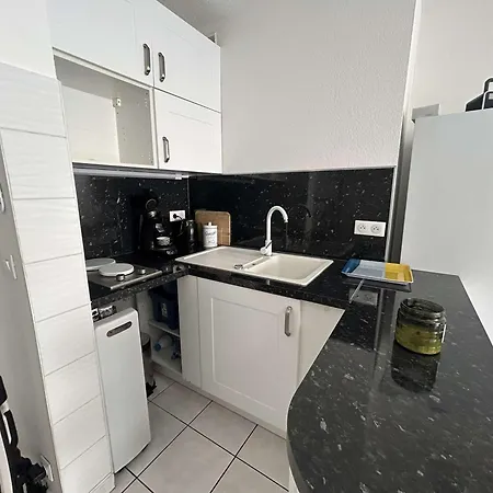Cosy A Port Frejus: Climatise, Proche Plage, Commerces Et Garage - 4 Couchages - Fr-1-226a-176 Apartment Frejus