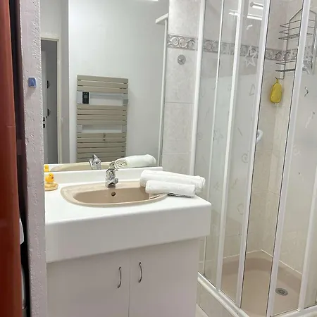 Cosy à Port Fréjus: Climatisé, Proche Plage, Commerces Et Garage - 4 Couchages - Fr-1-226a-176 *