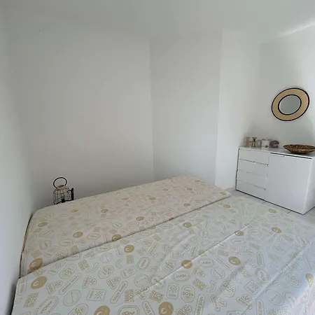 Cosy à Port Fréjus: Climatisé, Proche Plage, Commerces Et Garage - 4 Couchages - Fr-1-226a-176 * Fréjus