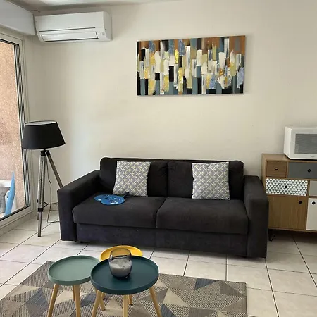 Appartement Cosy à Port Fréjus: Climatisé, Proche Plage, Commerces Et Garage - 4 Couchages - Fr-1-226a-176 Fréjus